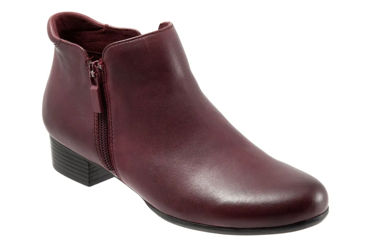 Major sold by The Walking Company