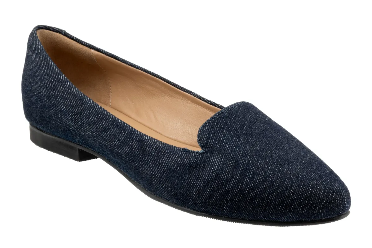 Harlowe sold by The Walking Company