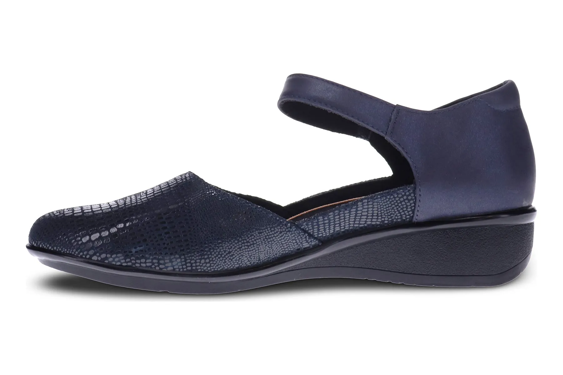 Osaka sold by The Walking Company product image thumbnail 4