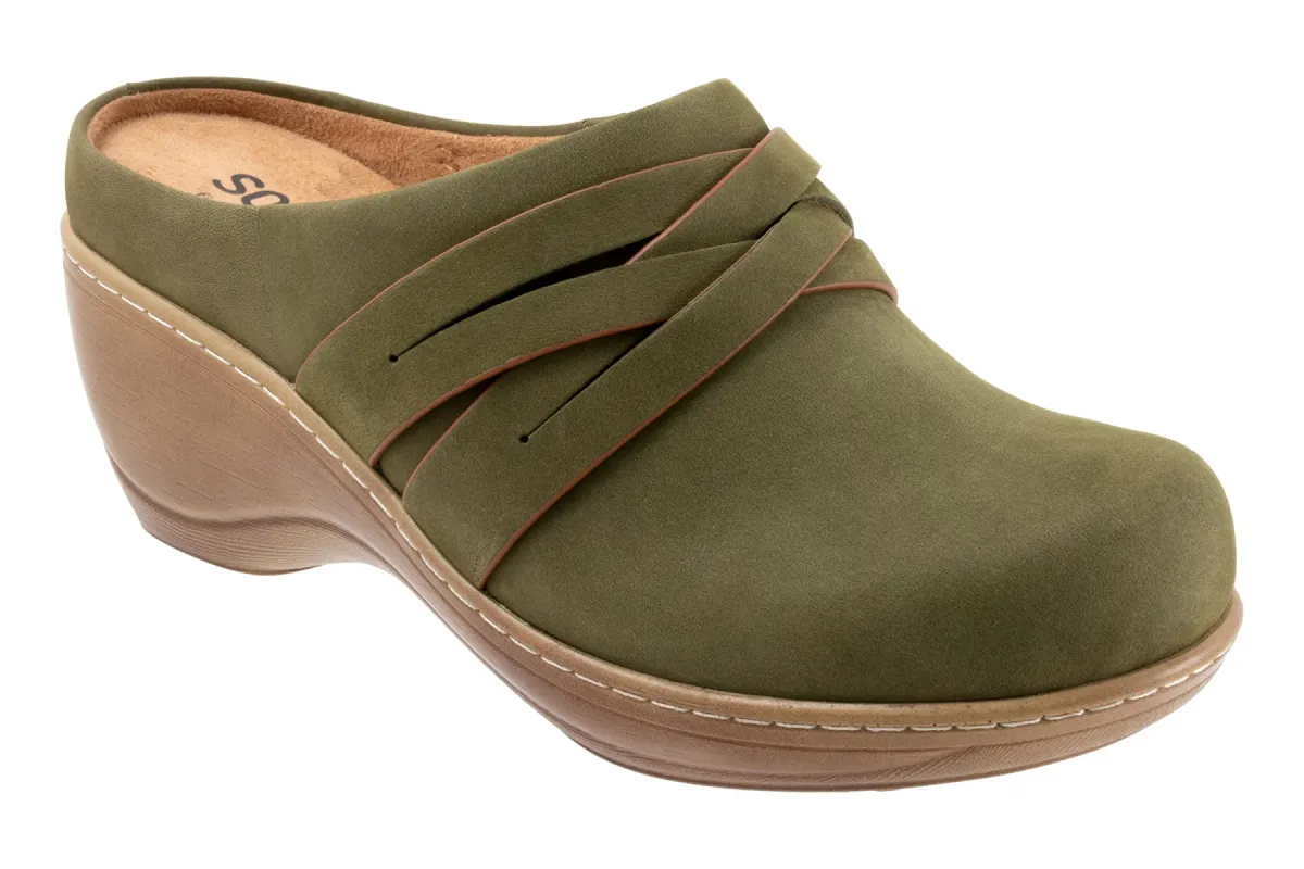 Mackay sold by The Walking Company