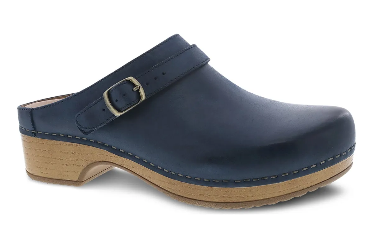 Berry made by Dansko