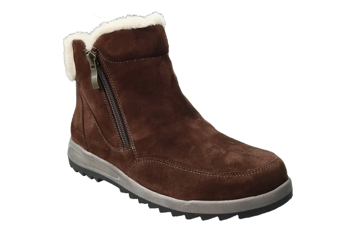 Tessa sold by The Walking Company