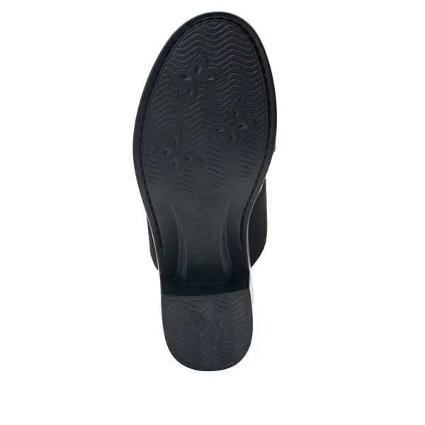 Tia sold by The Walking Company product image thumbnail 2