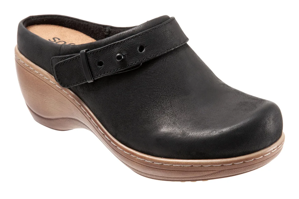 Marquette sold by The Walking Company