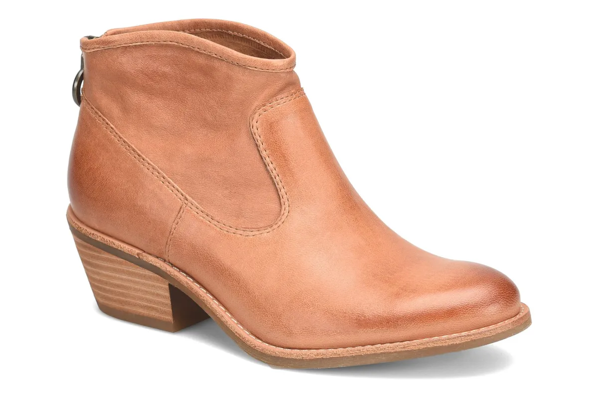 Aisley sold by The Walking Company