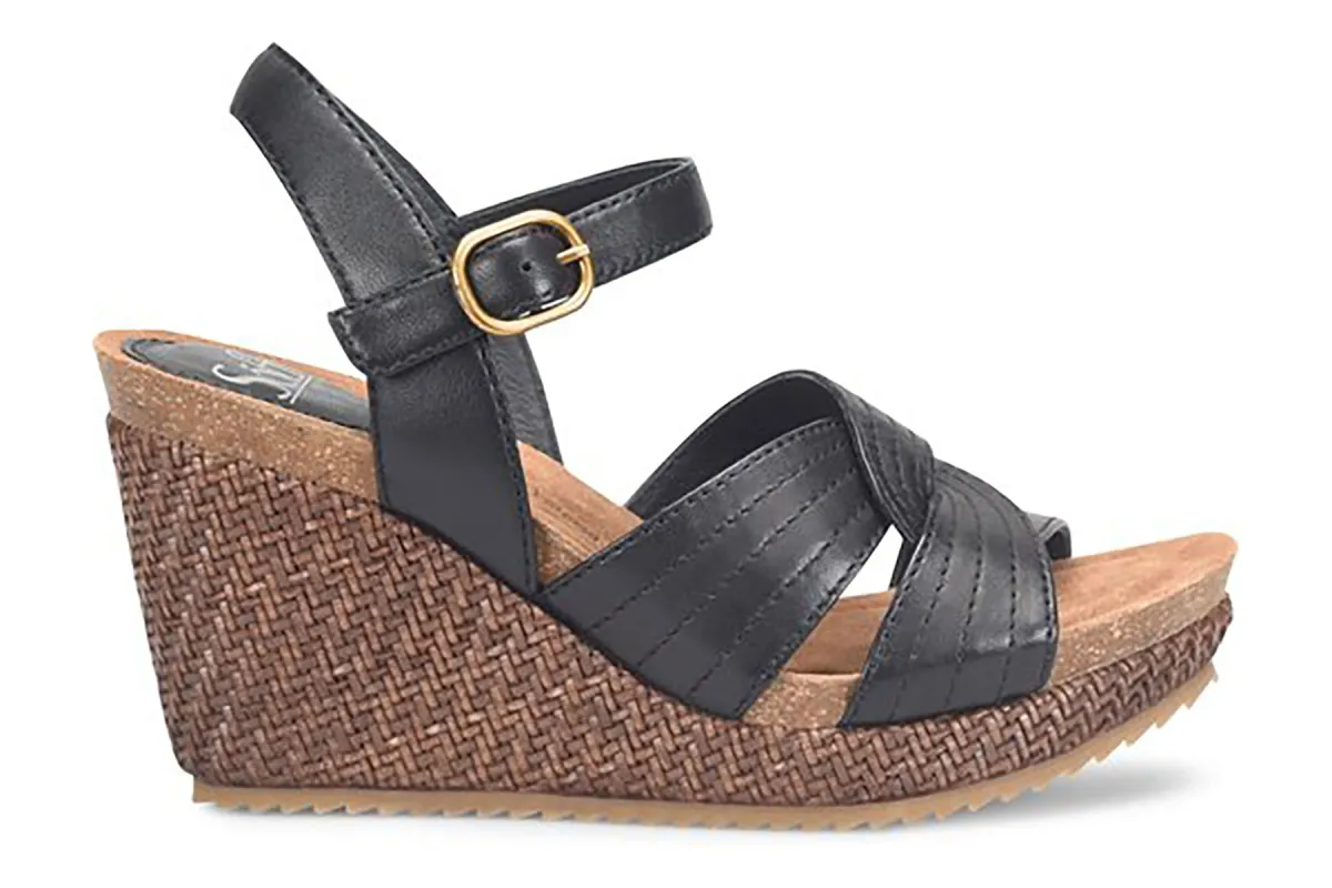 Clarissa sold by The Walking Company