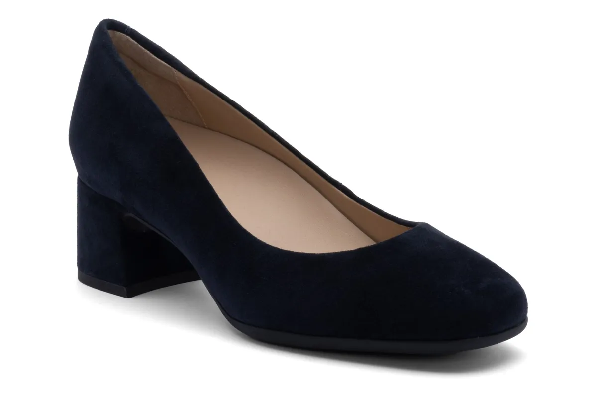 Avenue Pump Metatarsal sold by The Walking Company