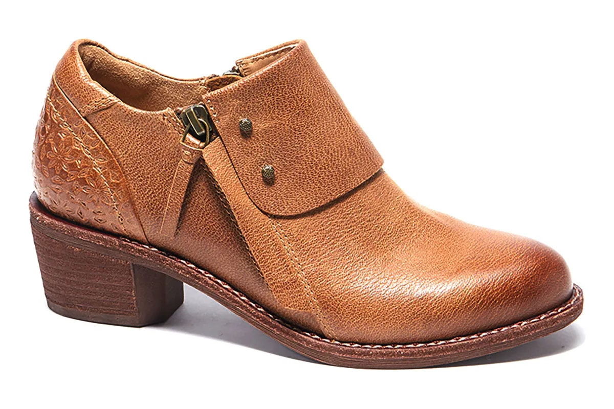 Michelle sold by The Walking Company