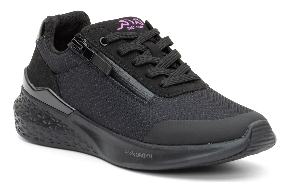 Manteo sold by The Walking Company