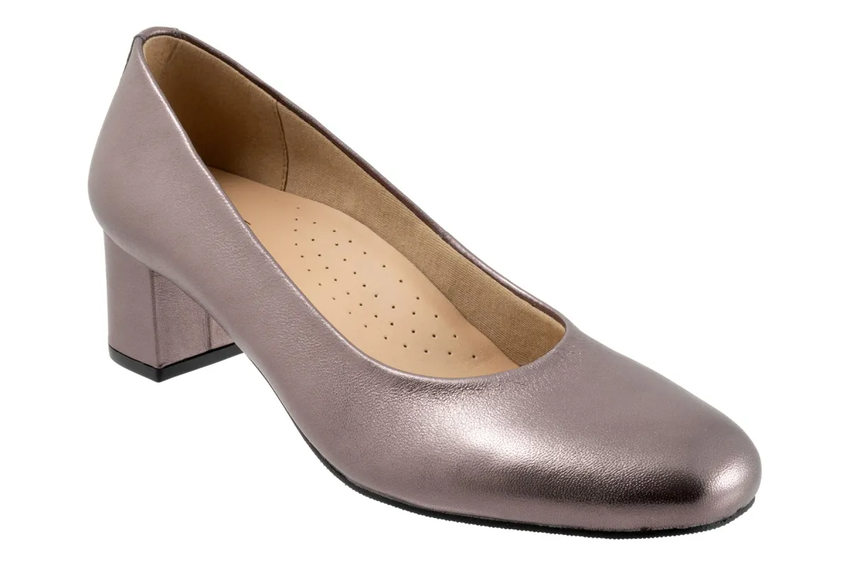 Daria sold by The Walking Company