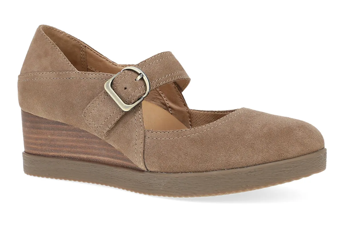 Sandy sold by The Walking Company