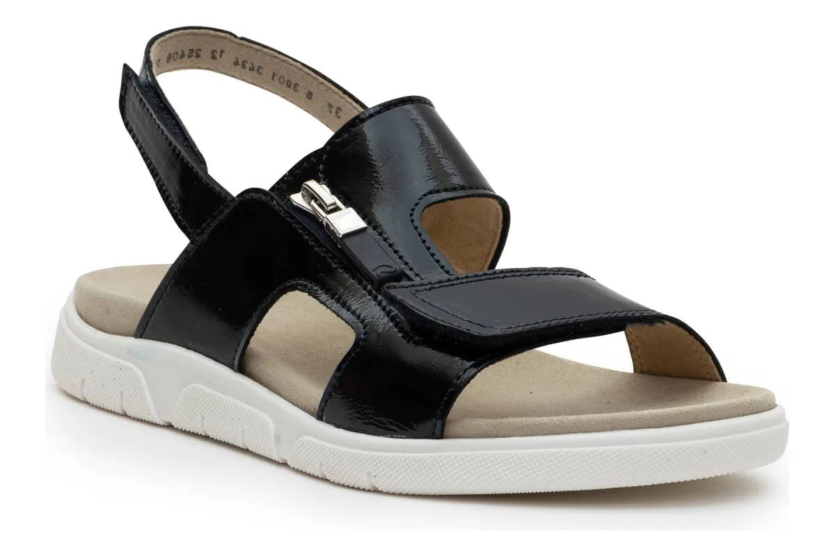 Roanoke sold by The Walking Company