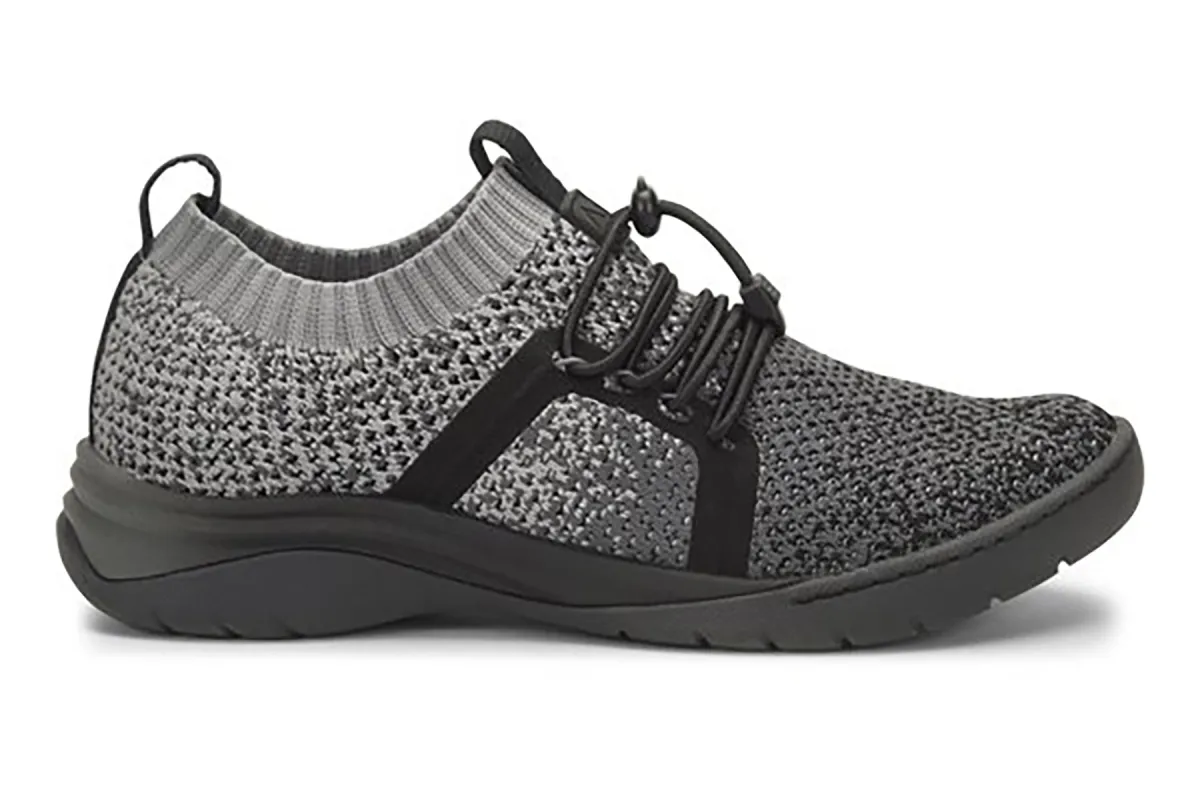 Torri sold by The Walking Company