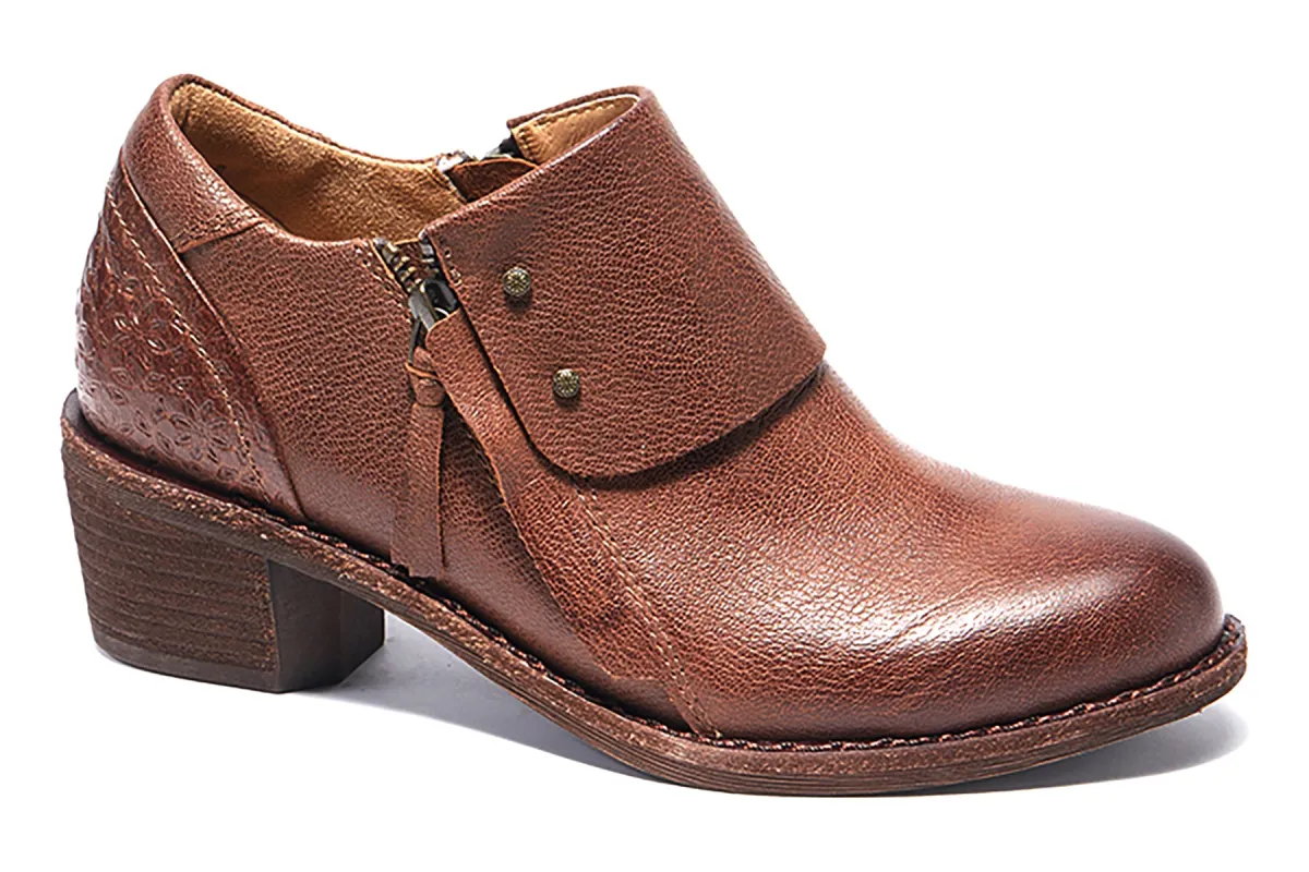 Michelle sold by The Walking Company