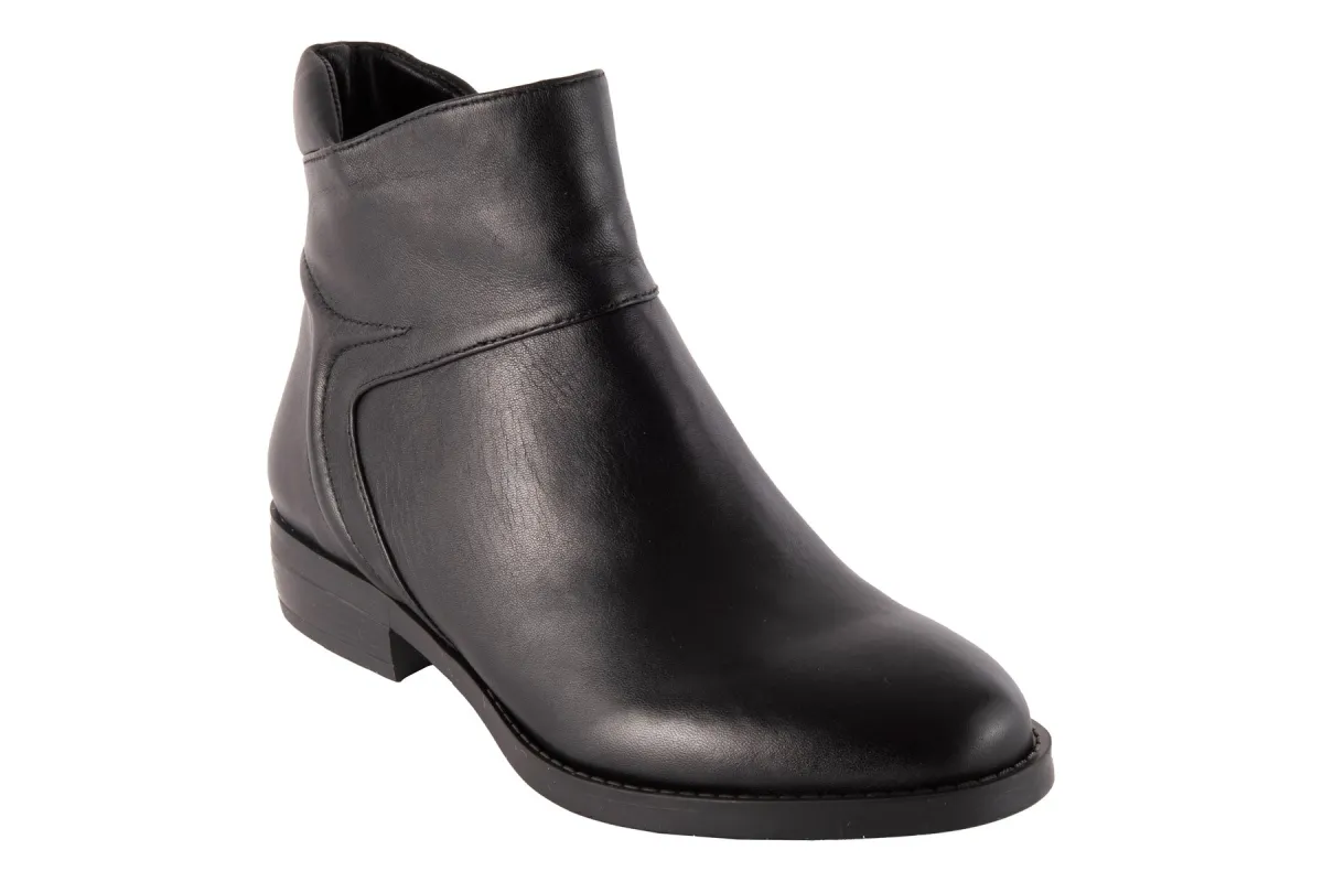 Ania sold by The Walking Company