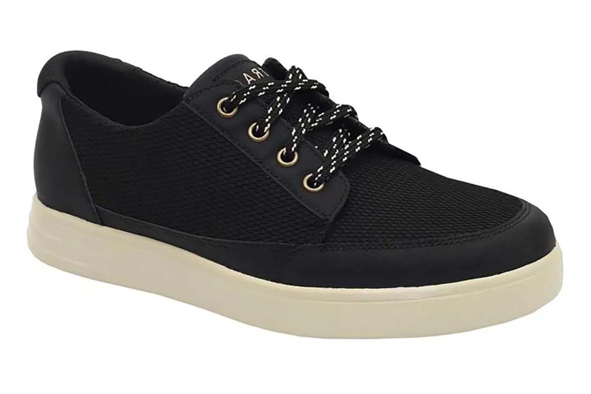 Traq Copacetiq sold by The Walking Company