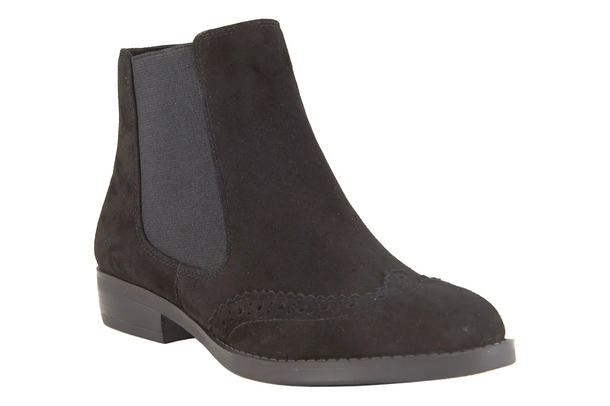 Tilly sold by The Walking Company