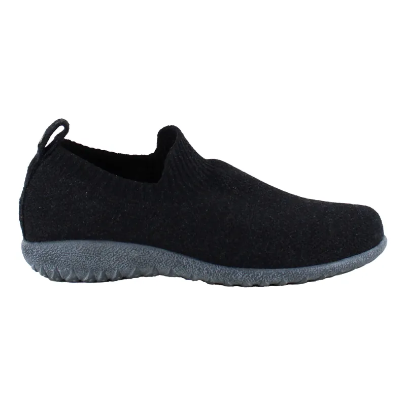 Nuku sold by The Walking Company