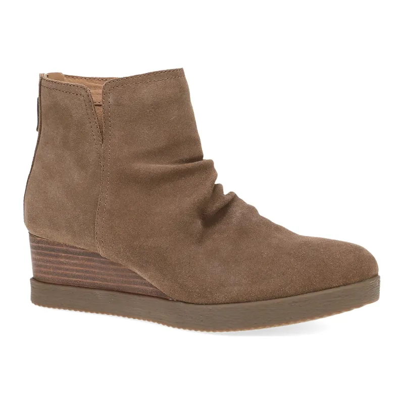 Stephanie sold by The Walking Company