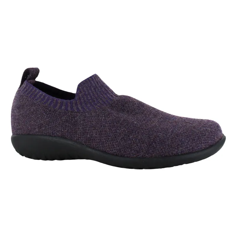 Nuku sold by The Walking Company