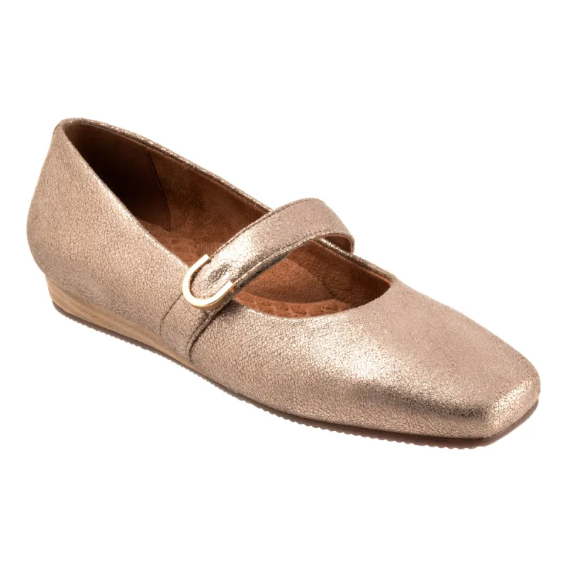 Valdivia sold by The Walking Company