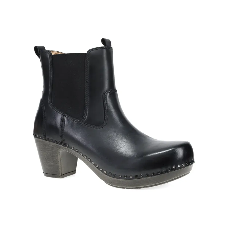 Shyla sold by The Walking Company