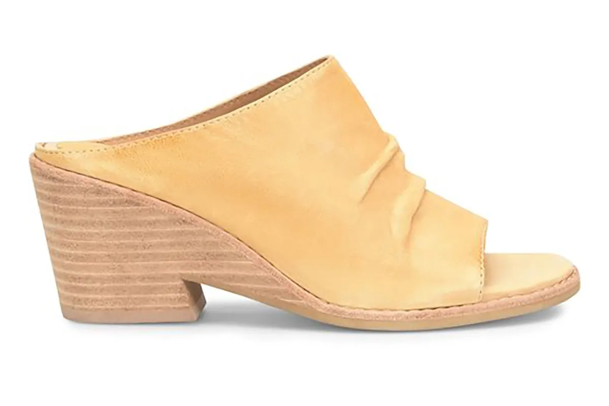 Strathmore sold by The Walking Company