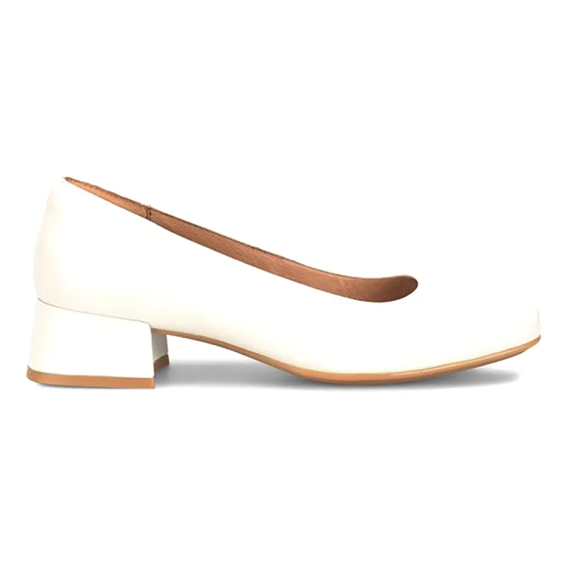 Lillian sold by The Walking Company