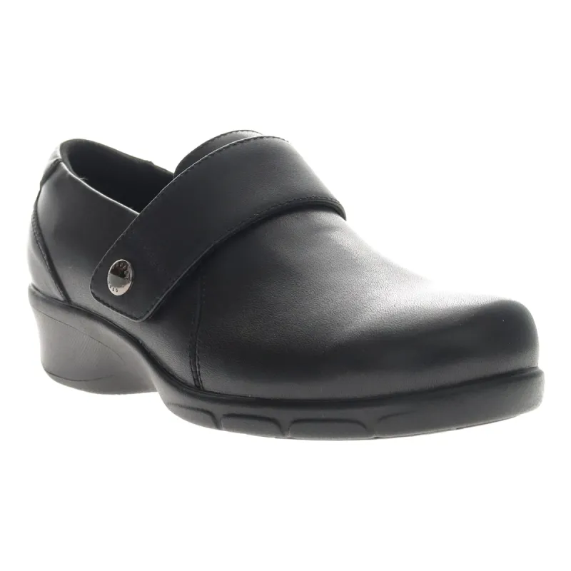 Wallis sold by The Walking Company