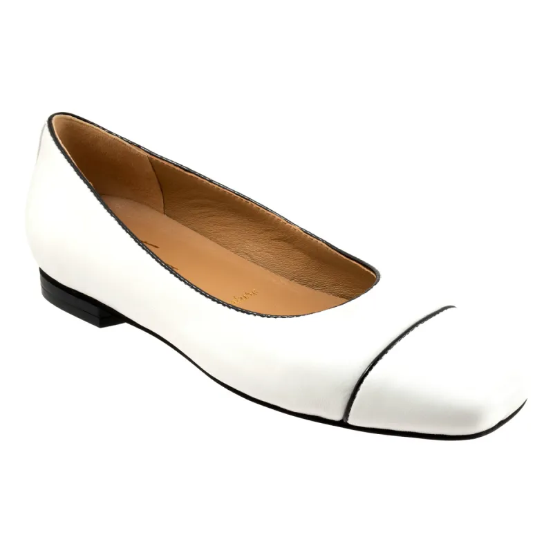 Harbor sold by The Walking Company