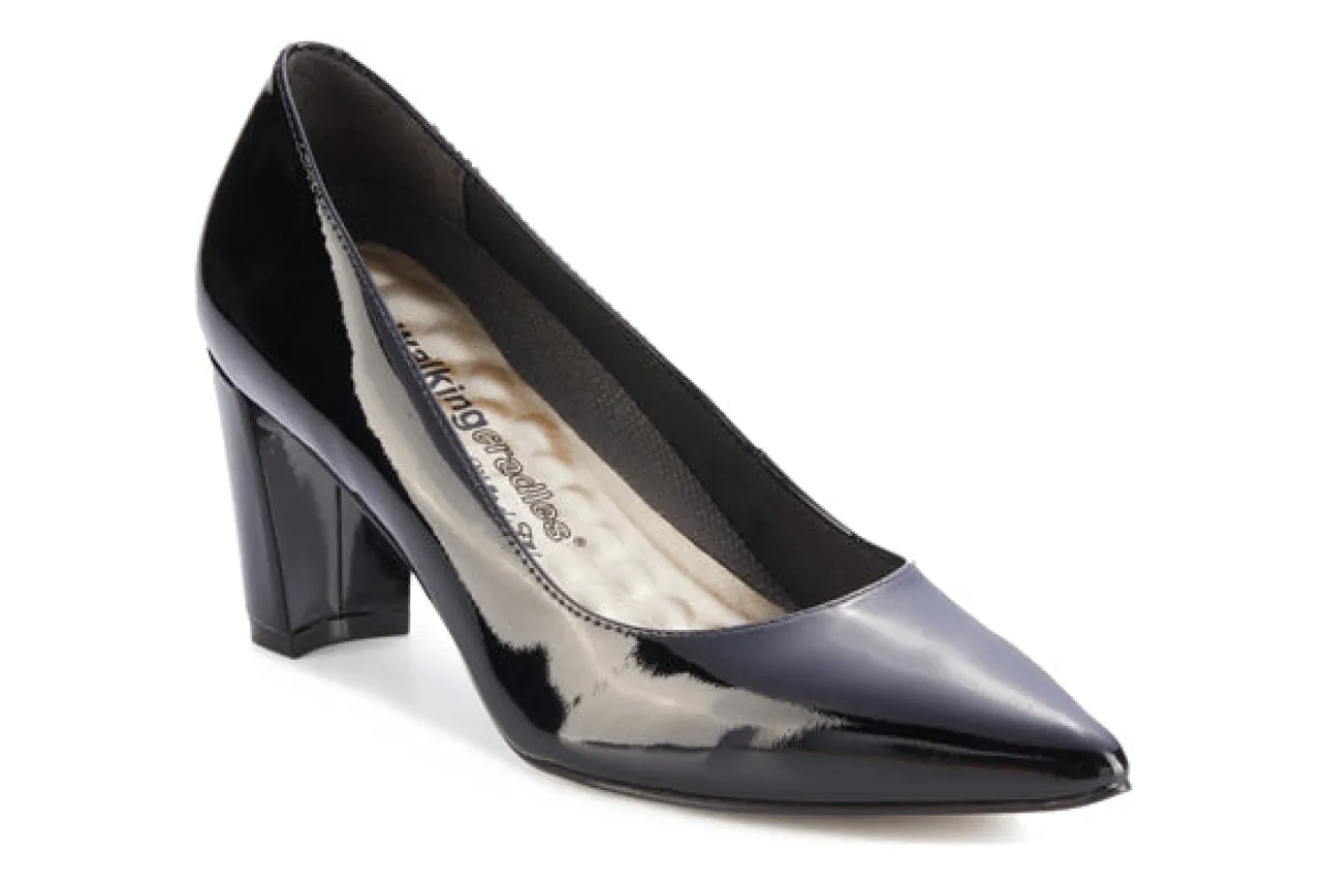 Samantha sold by The Walking Company