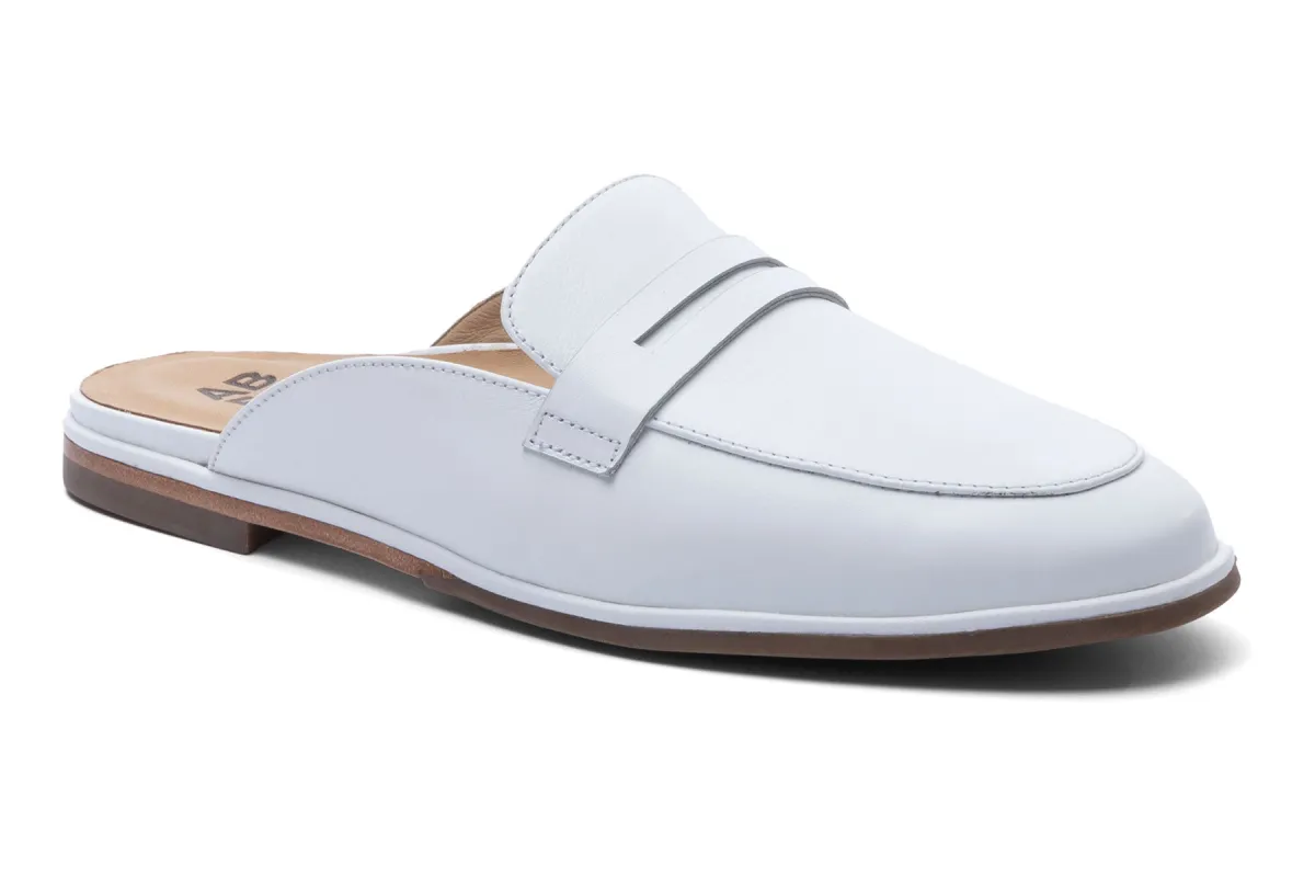 Strada Mule sold by The Walking Company