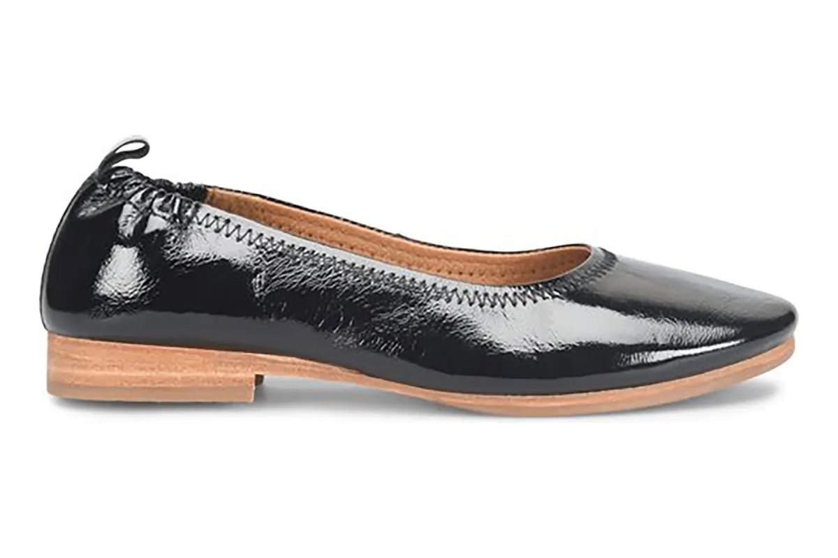 Kenni sold by The Walking Company