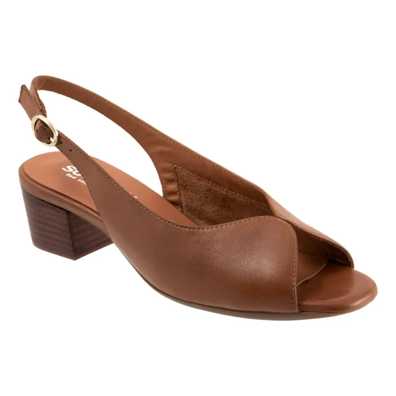 Lakewood sold by The Walking Company