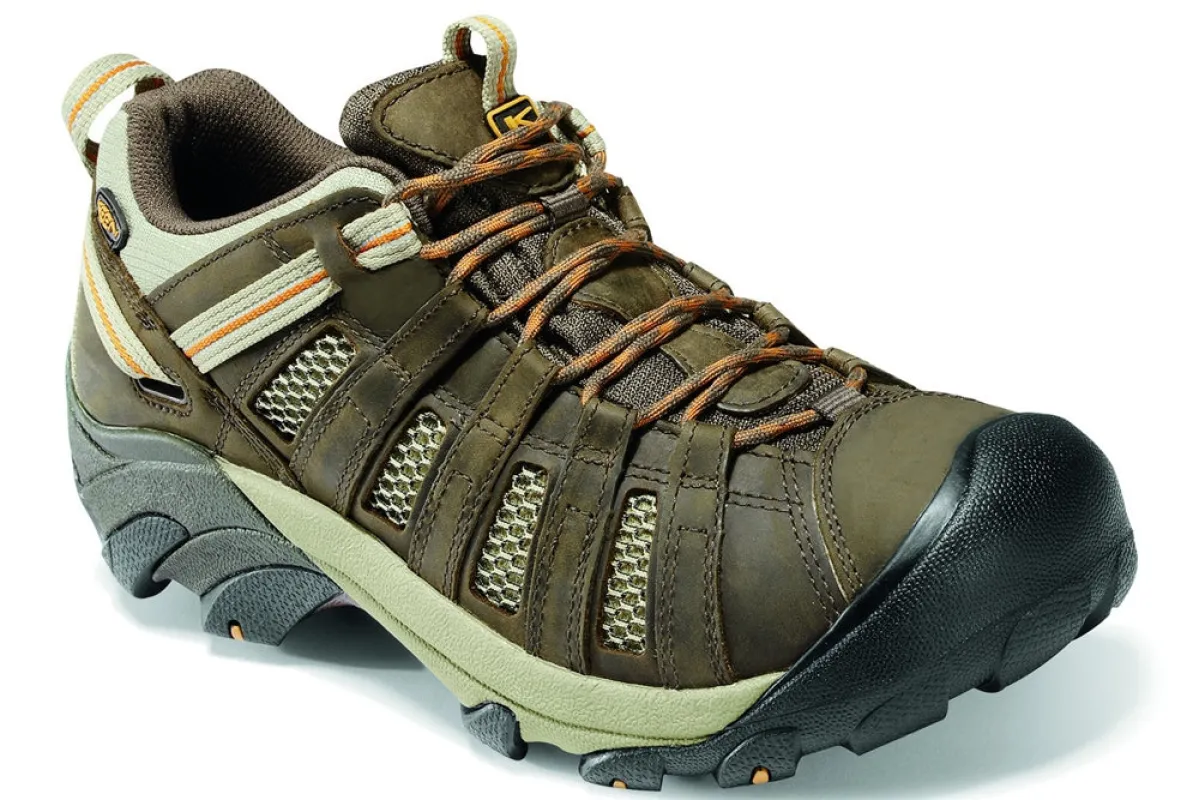 Voyageur sold by The Walking Company