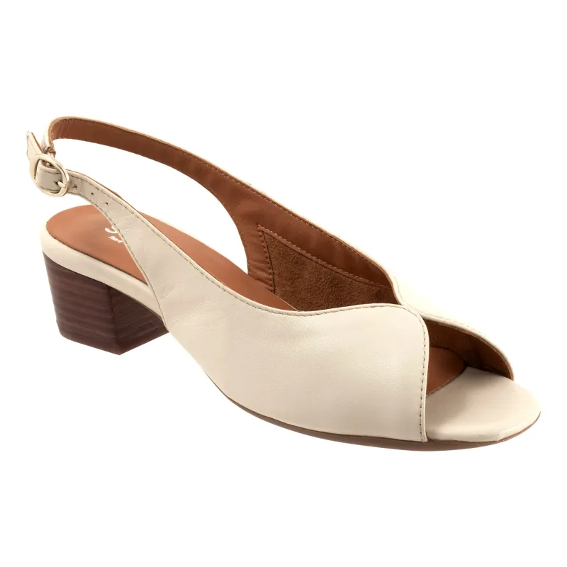 Lakewood sold by The Walking Company