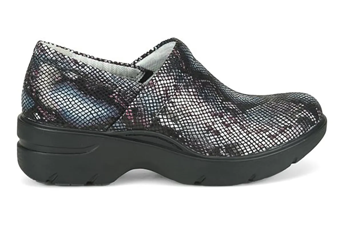 Indya sold by The Walking Company