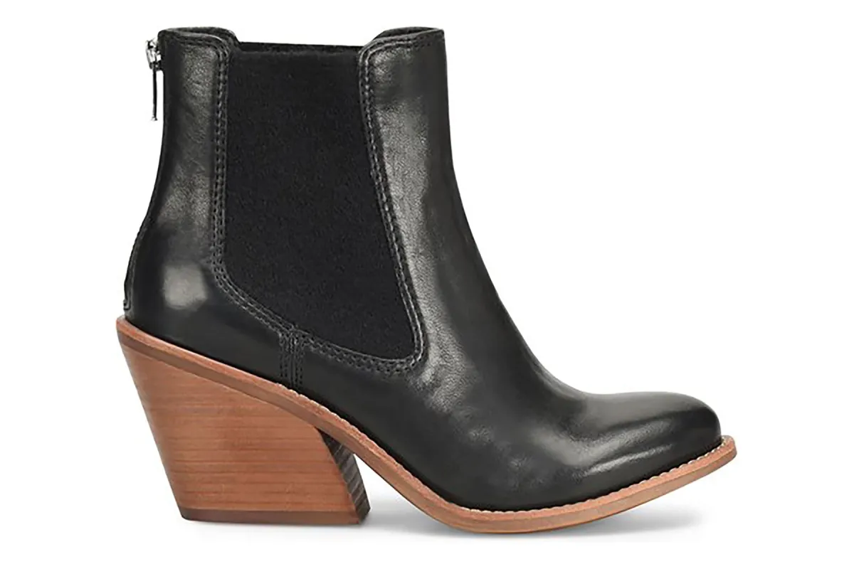 Tara sold by The Walking Company