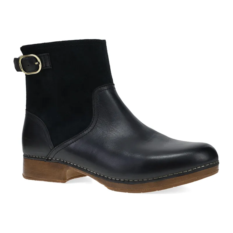 Monique sold by The Walking Company