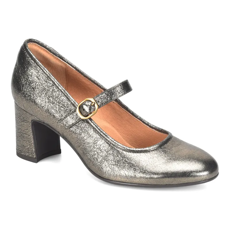 Adalaide sold by The Walking Company