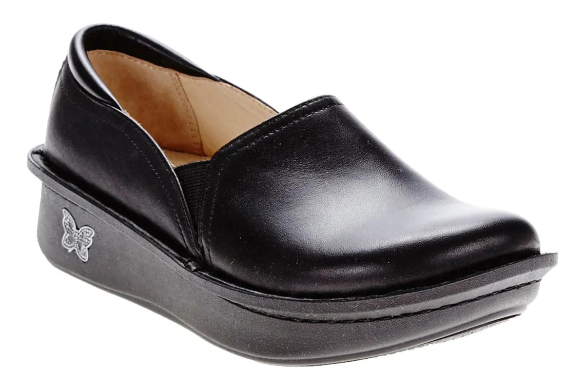 Debra sold by The Walking Company