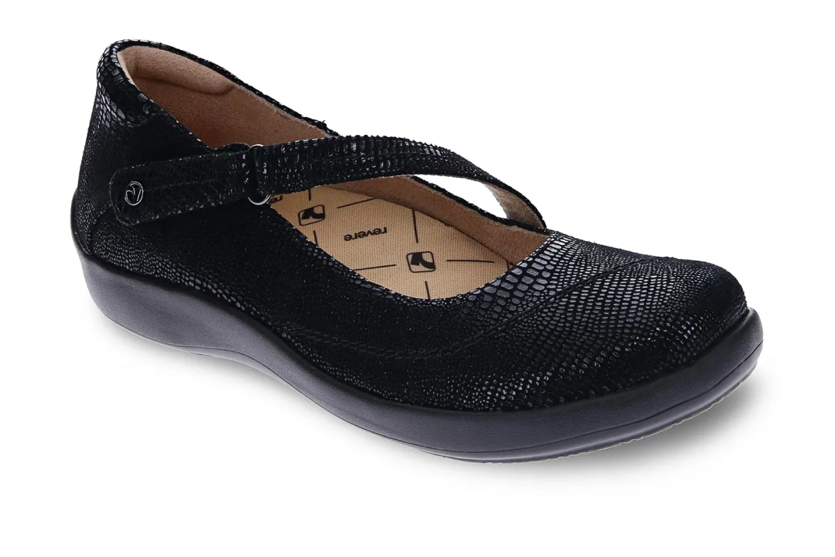 Petra sold by The Walking Company