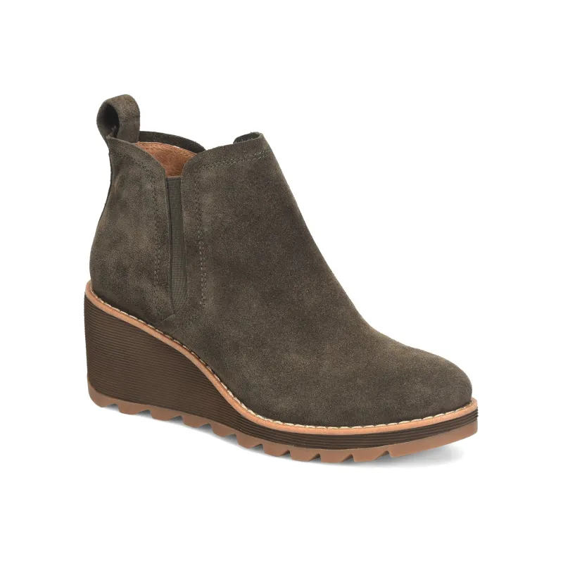 Emma sold by The Walking Company