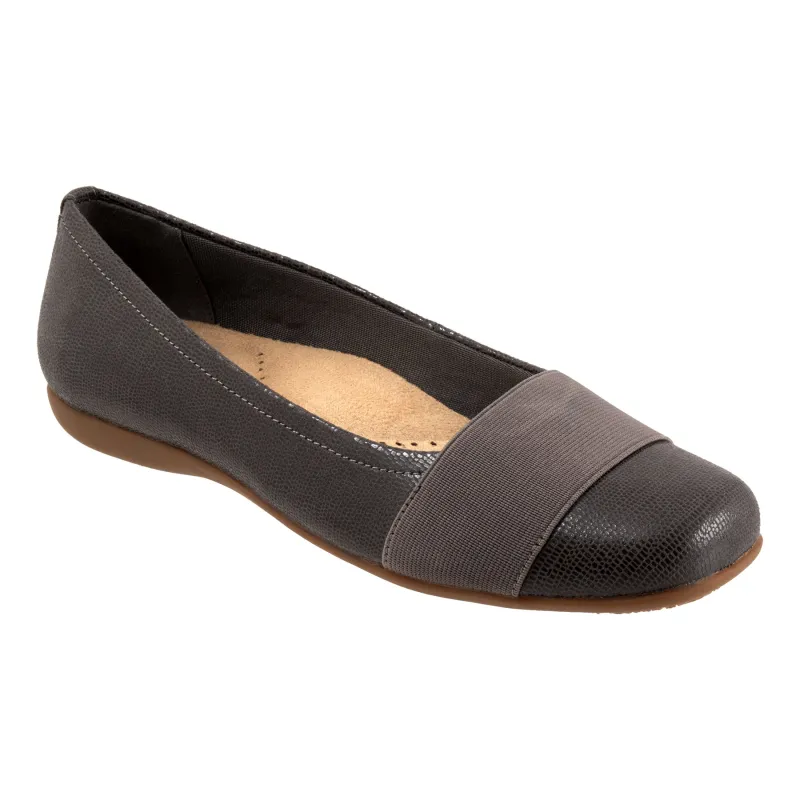 Samantha sold by The Walking Company