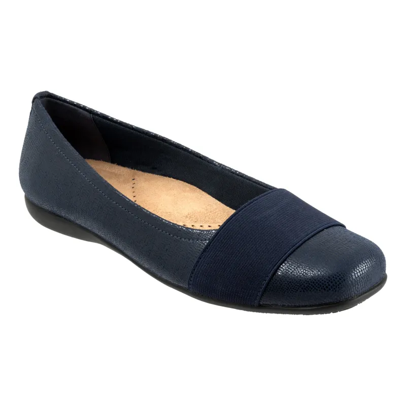 Samantha sold by The Walking Company