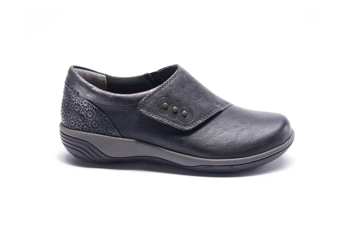 Anna sold by The Walking Company