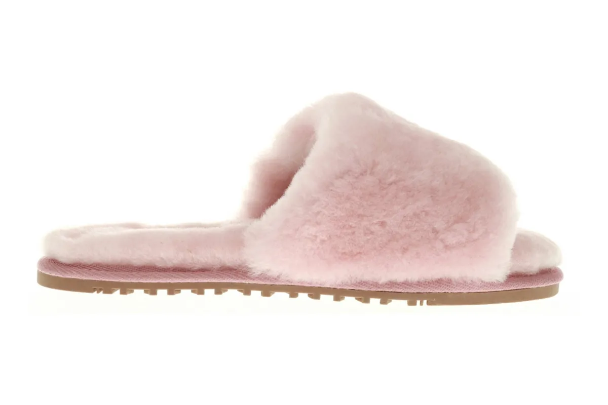 Naomi sold by The Walking Company