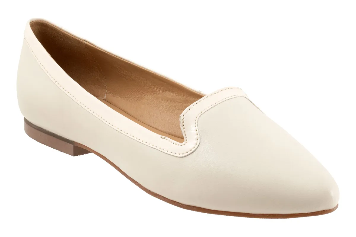 Hannah sold by The Walking Company