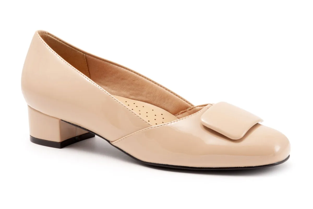 Delse sold by The Walking Company