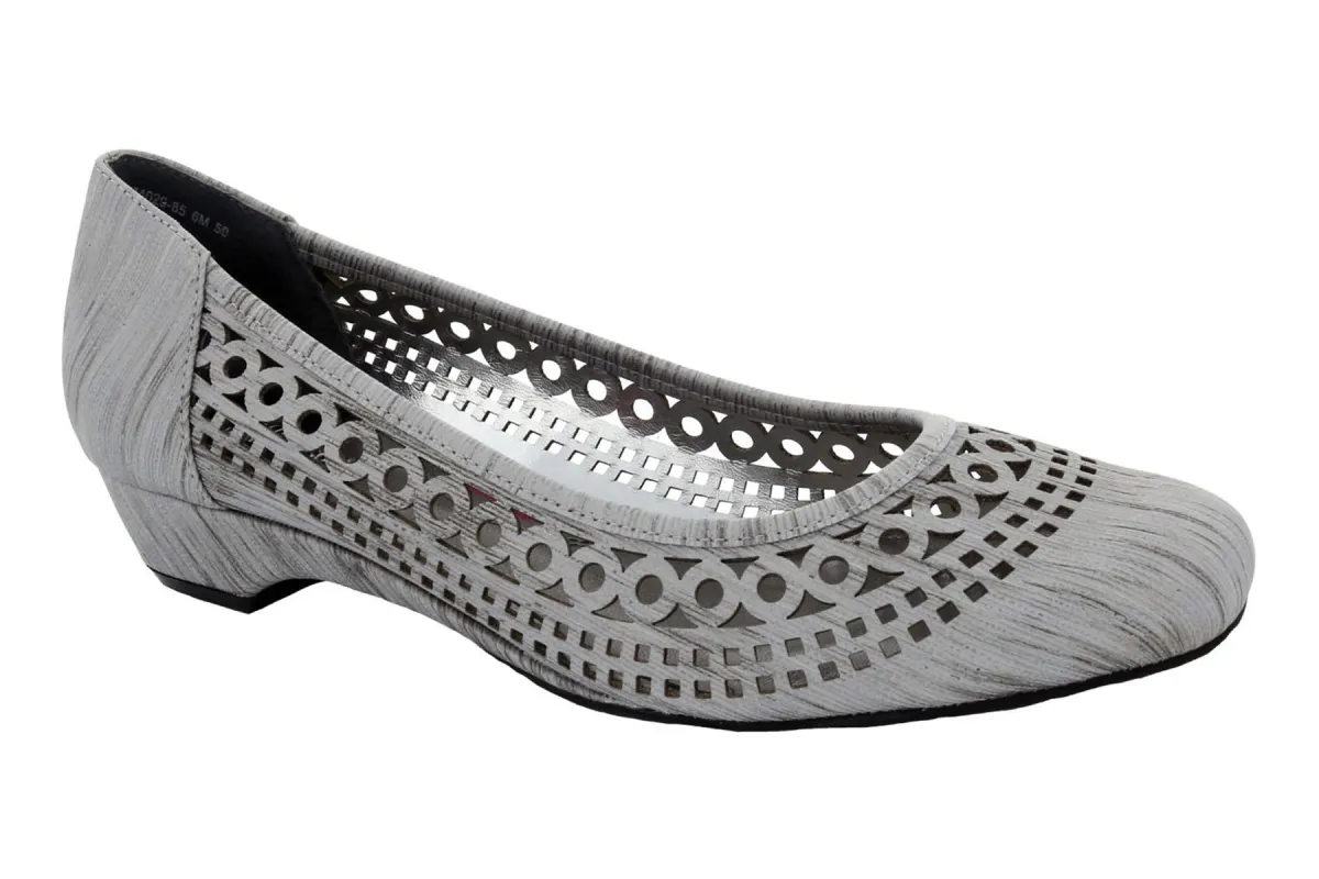 Tina made by Ros Hommerson